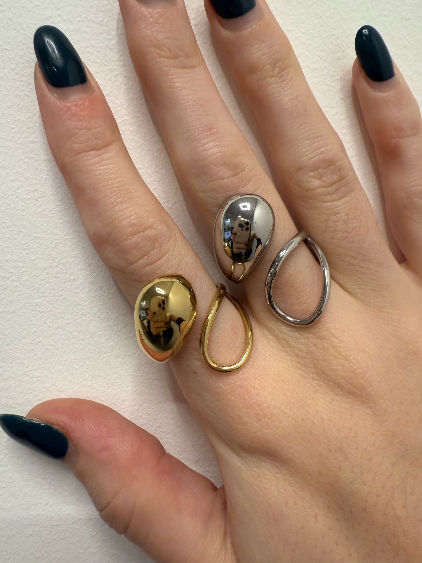 Anello goccia lucida in acciaio inossidabile versione silver e gold