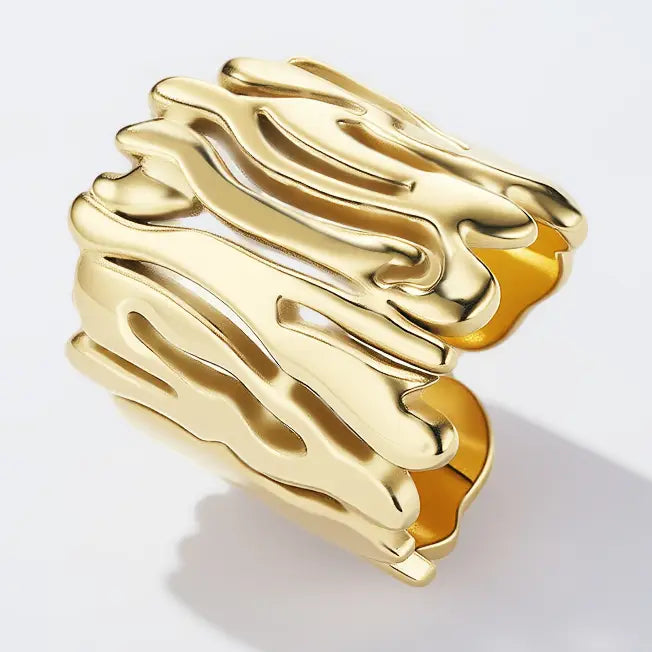 Anello Regolabile "Molten Flow" in Acciaio Inossidabile Dorato – Design Scultoreo Bold
