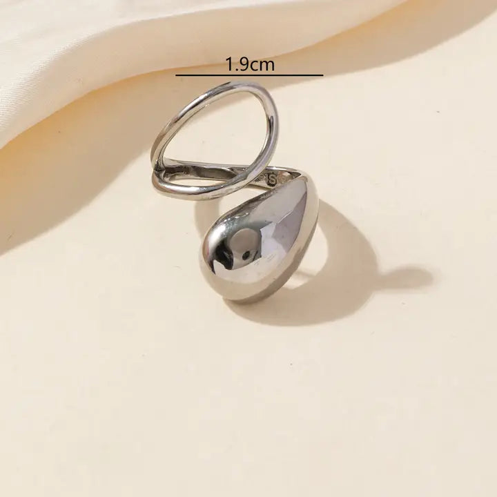 Anello goccia lucida in acciaio inossidabile versione silver e gold