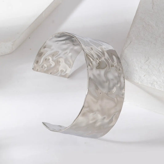 Argentia – Bracciale Rigido Martellato in Acciaio Inossidabile Silver