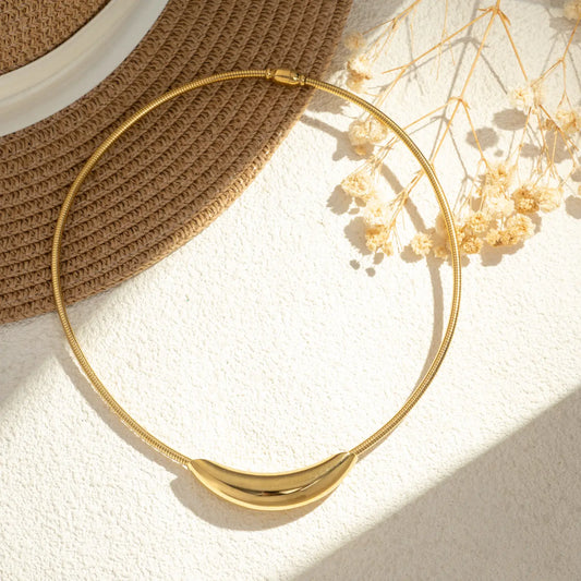 Collana "Eclipse Gold", Collana Magnetica Donna Acciaio Inox Dorato Eclipse Gold con Pendente Scultoreo