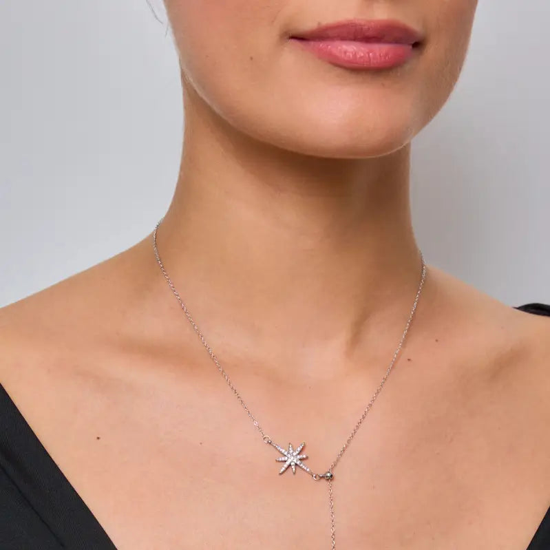 Collana Stella Brillante in Acciaio Inossidabile – Design Elegante e Luminosa