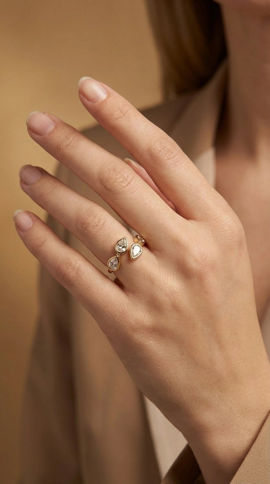 Anello Golden Drops con Pietre Taglio Goccia in Acciaio Inossidabile Oro – Regolabile Donna