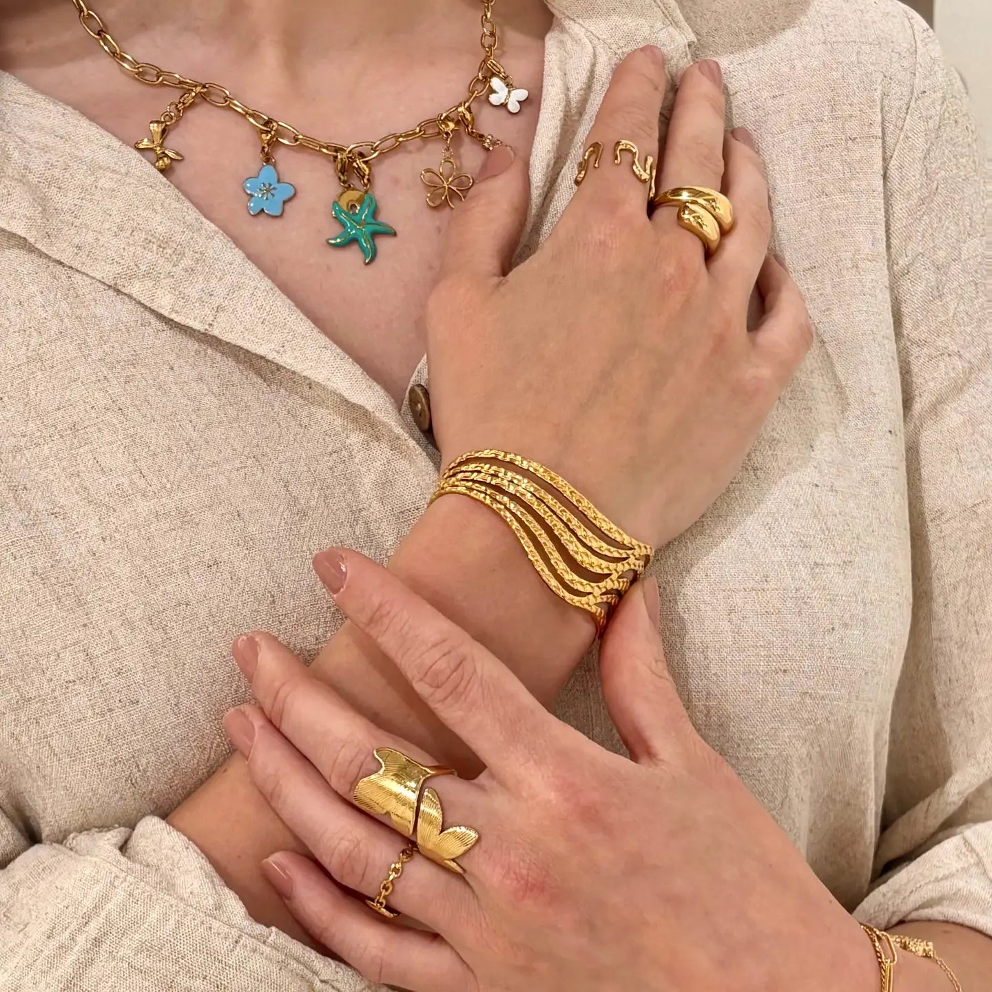 Anello Foglia Dorata in Acciaio Inossidabile – Eleganza Naturale e Design Unico