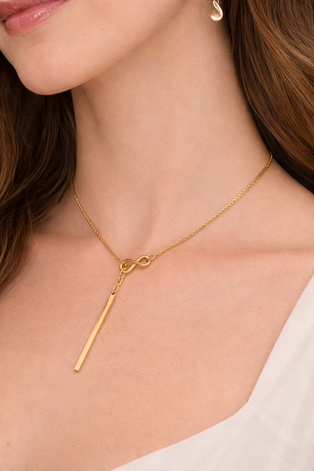 Collana Nodo Eterno in acciaio inossidabile oro/argento – collana minimal con pendente nodo e barra