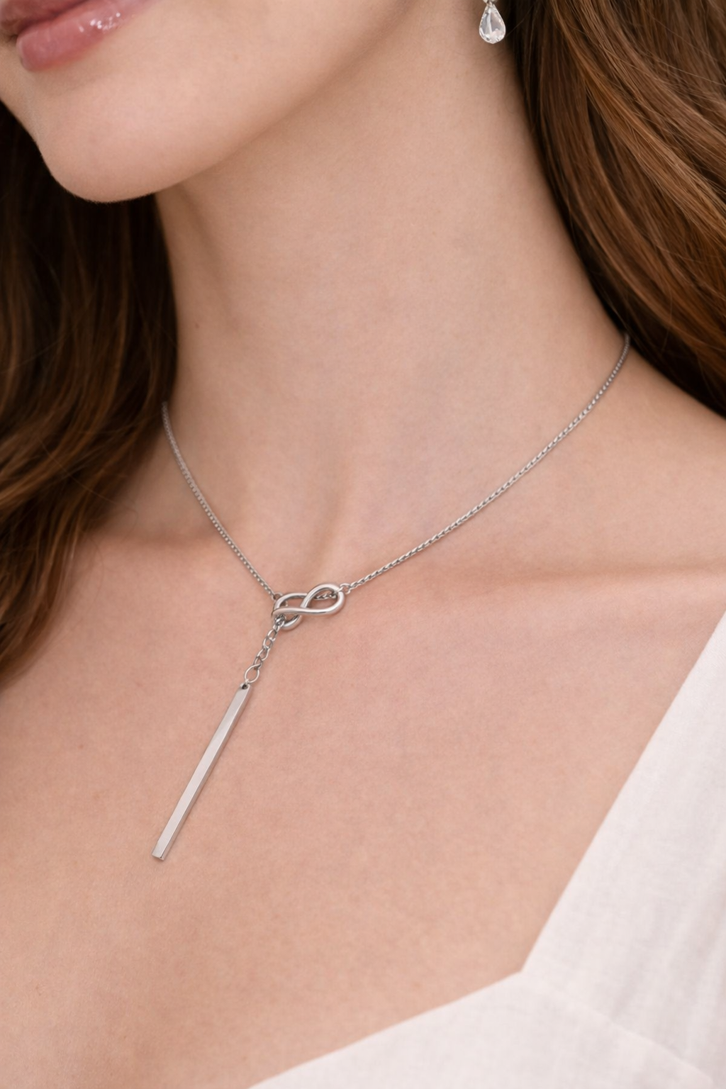 Collana Nodo Eterno in acciaio inossidabile oro/argento – collana minimal con pendente nodo e barra