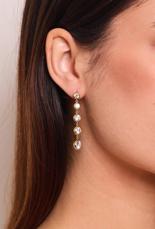 Cascata di luce - orecchini pendenti in acciaio inossidabile con zirconi - gold e silver